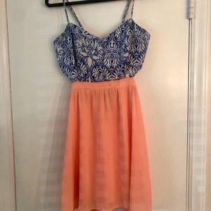 Color Block Dress with cut out sides 😍